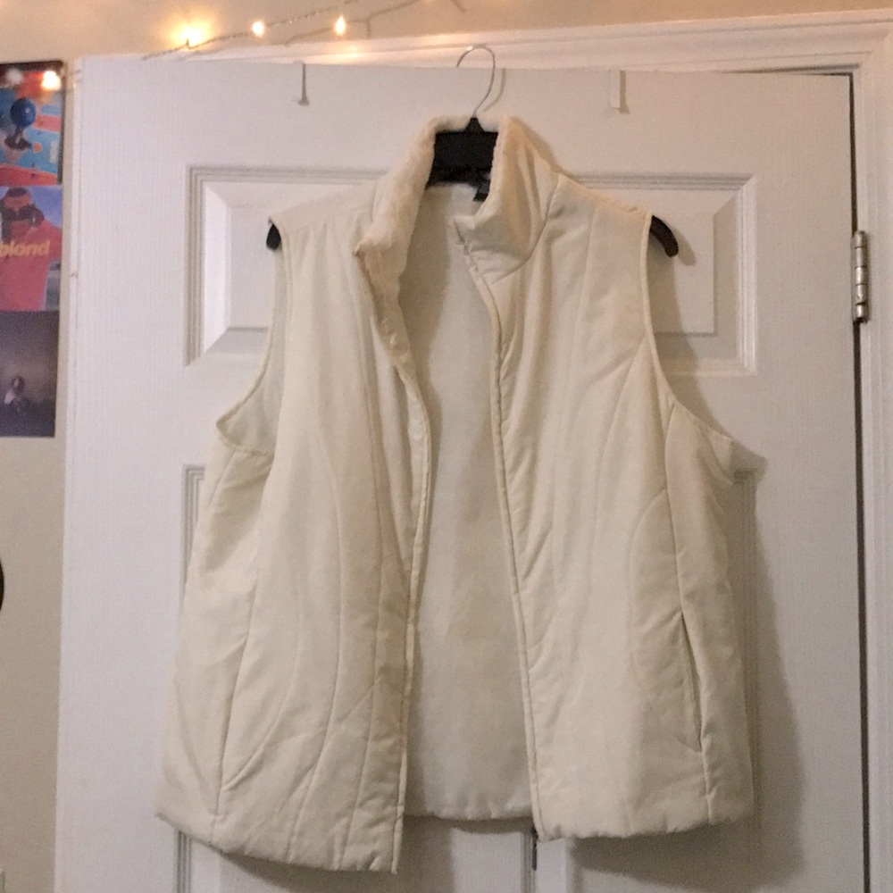 Cream Zip-Up Vest